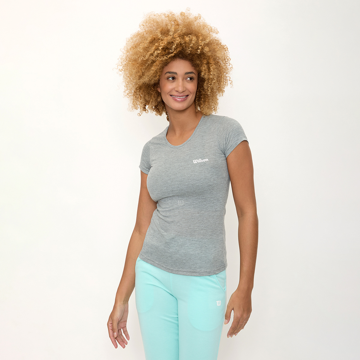 Foto 3 pulgar | Playera Wilson Polyspun Cuello Redondo Lisa Para Mujer