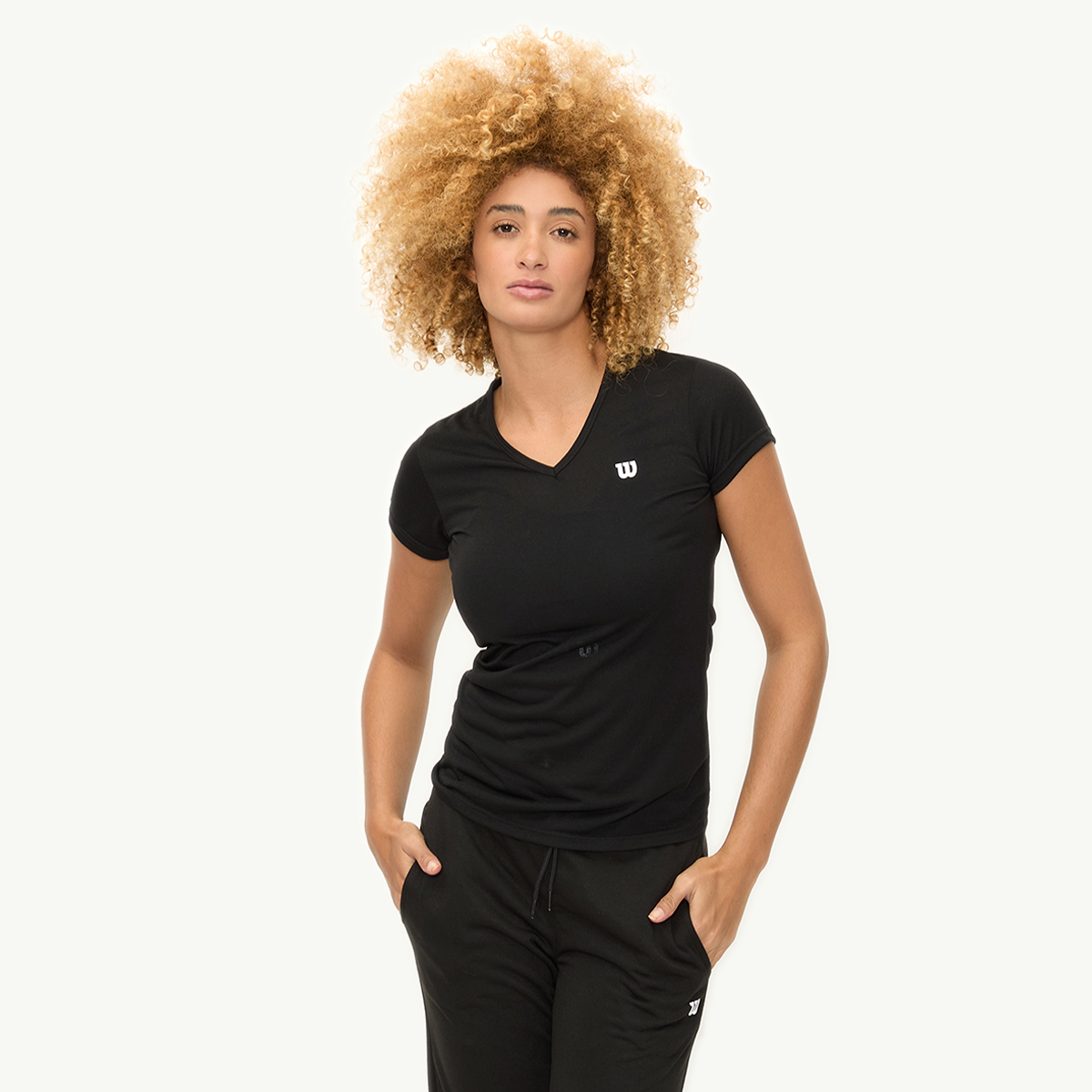 Foto 2 pulgar | Playera Wilson Polyspun Cuello V Lisa Para Mujer