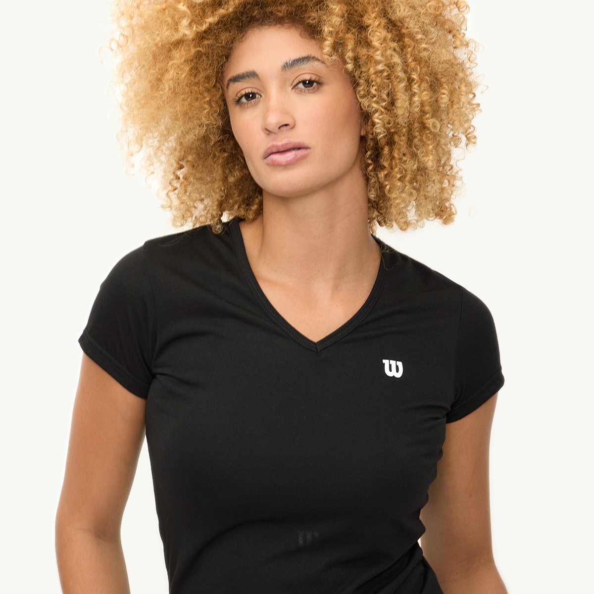Foto 4 pulgar | Playera Wilson Polyspun Cuello V Lisa Para Mujer