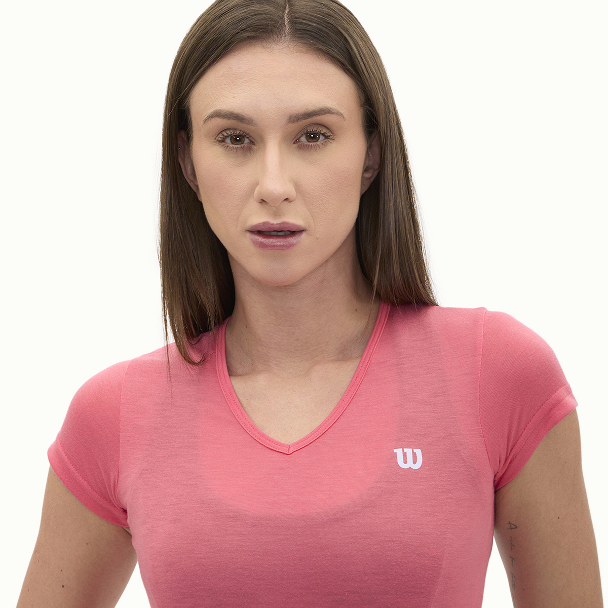 Foto 3 pulgar | Playera Wilson Polyspun Cuello V Lisa Para Mujer