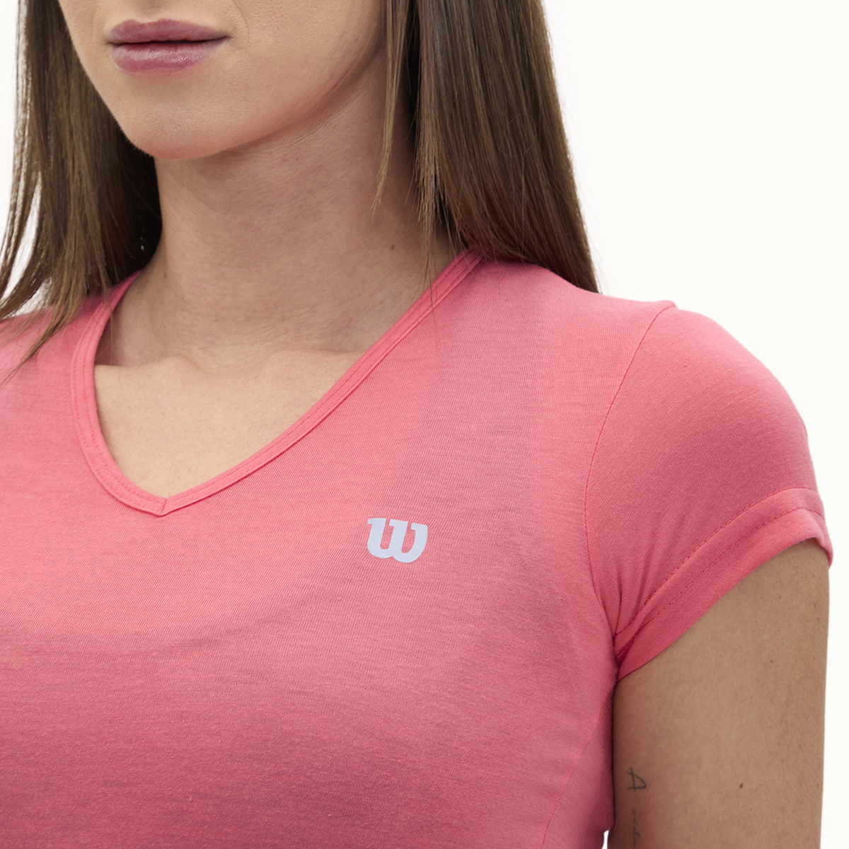 Foto 5 pulgar | Playera Wilson Polyspun Cuello V Lisa Para Mujer