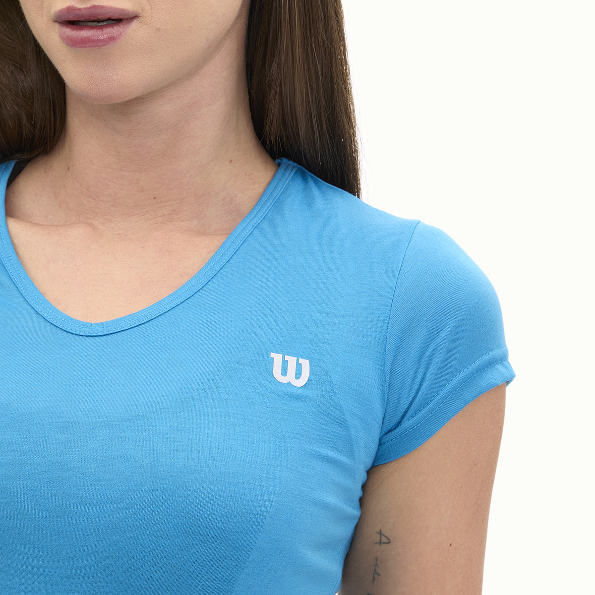 Foto 5 pulgar | Playera Wilson Polyspun Cuello V Lisa Para Mujer
