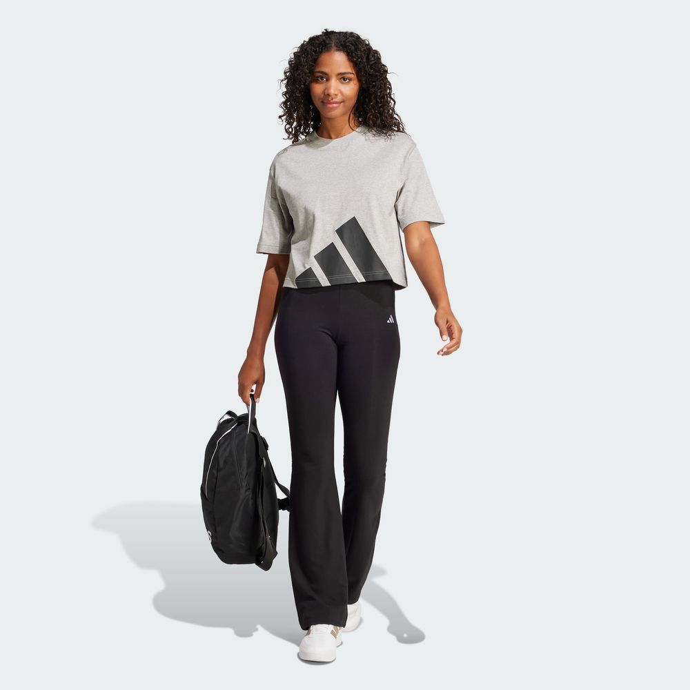 Foto 7 pulgar | Playera Essentials Boyfriend Logo Grande Adidas Gris Mujer