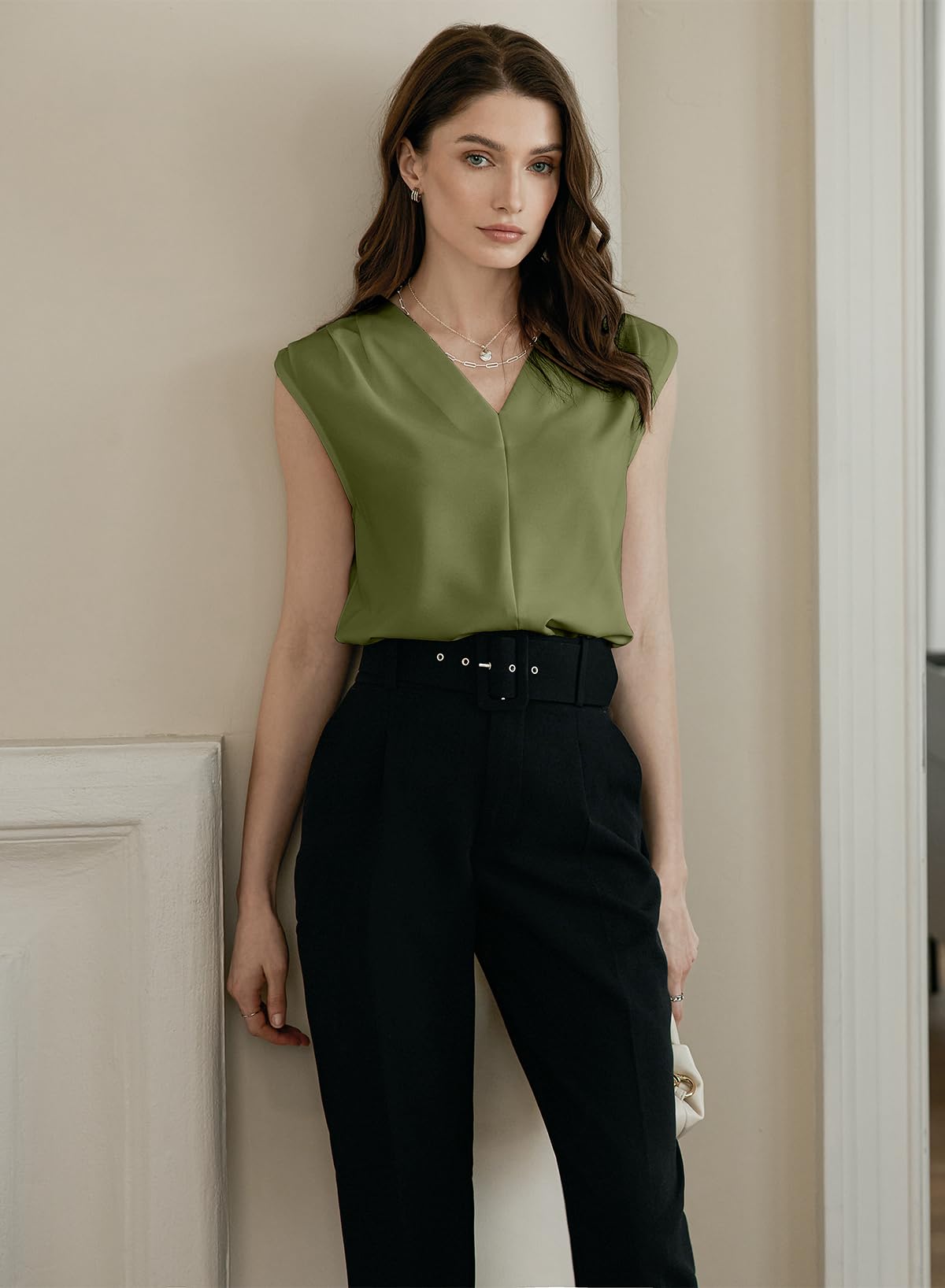 Foto 3 pulgar | Blusa Evaless Sin Mangas Con Cuello En V Plisada Para Mujer, Color Verde Helecho S - Venta Internacional.