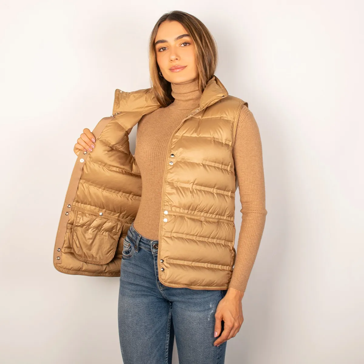 Foto 3 pulgar | Chaleco Greenlander Para Mujer Capitonado De Pluma Y Cuello Alto