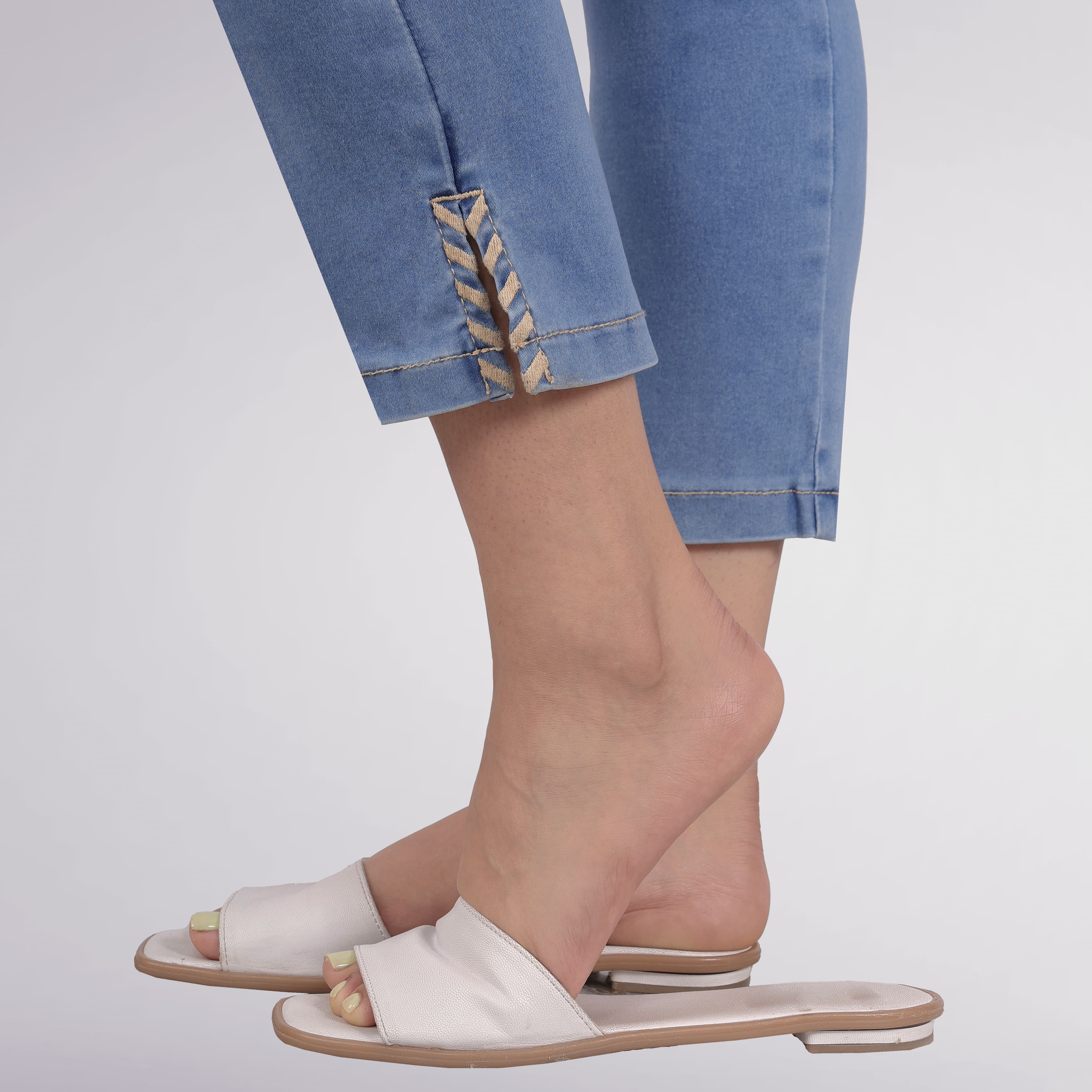 Foto 7 pulgar | Capri Casual Para Mujer Levanta Pompa – Estilo Y Ajuste Para Tu Figura 3938/05