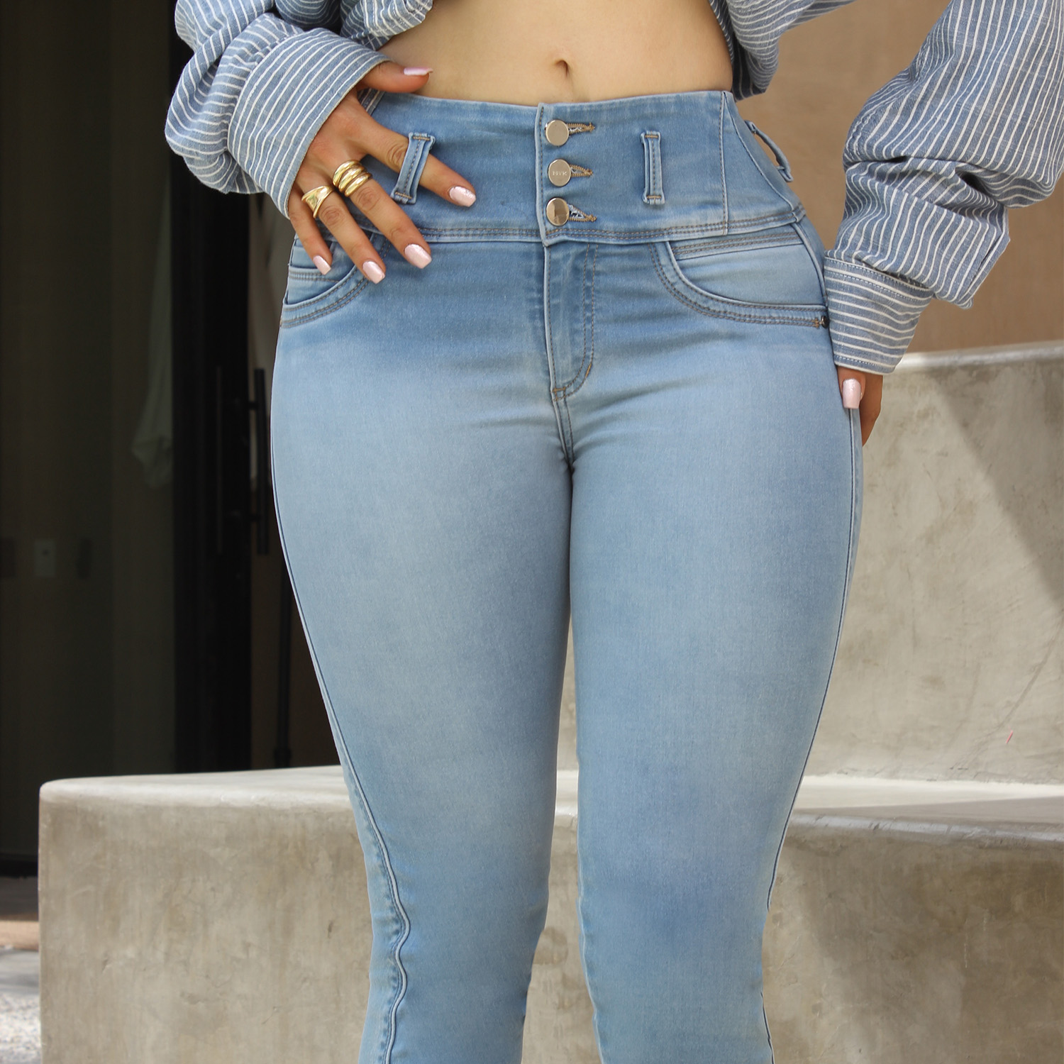 Foto 3 pulgar | Capri Mujer Tiro Medio Stretch Azul Bajo