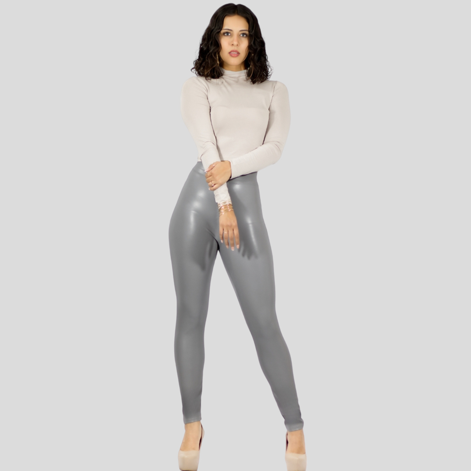 Foto 3 pulgar | Leggings para Mujer de Vinipiel Gris Claro