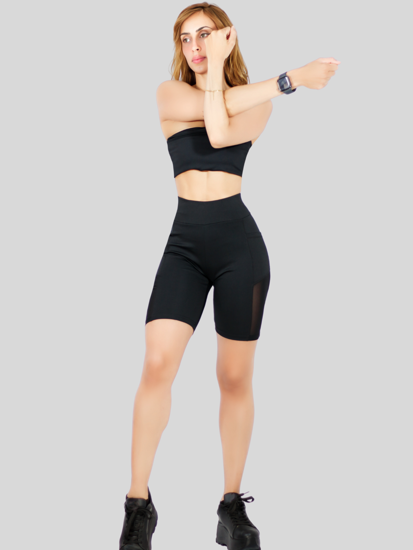 Foto 4 pulgar | Short Deportivo Stretch color Negro con Bolsas Laterales