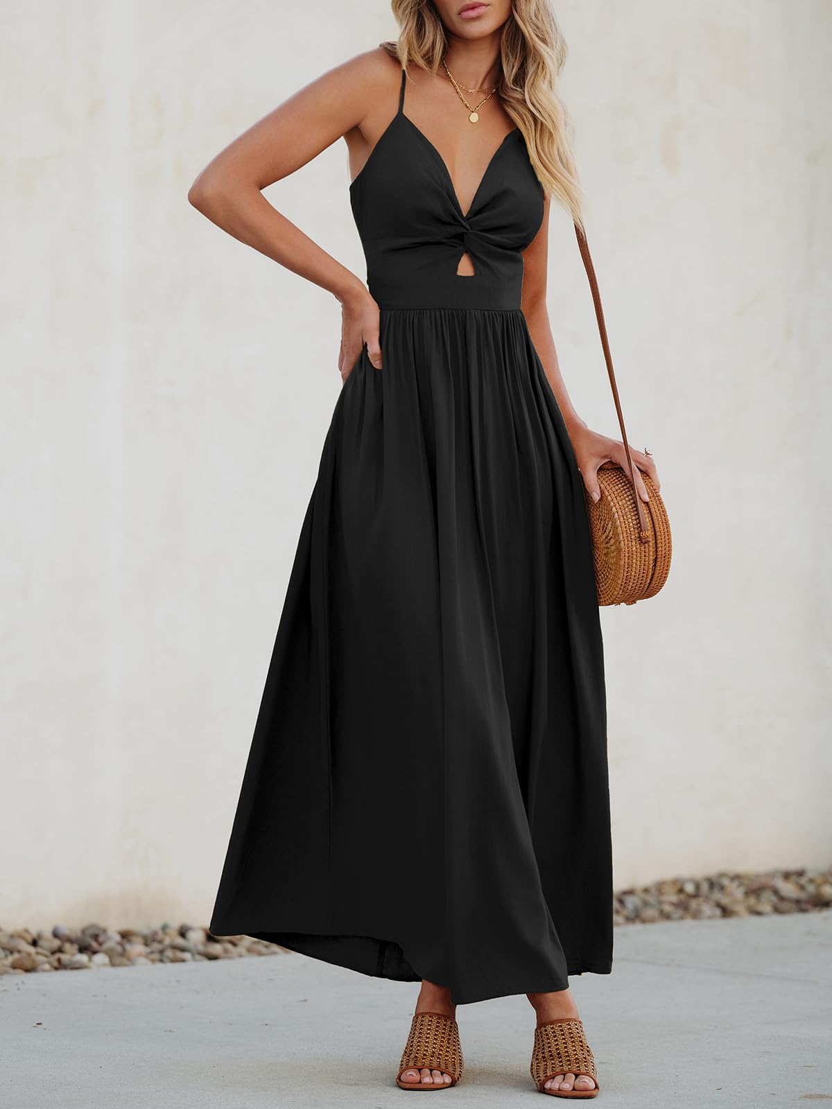 Foto 2 | Vestido Largo Cupshe Con Cuello En V, Sin Mangas, Largo Y Retorcido, Rayón Negro - Venta Internacional.