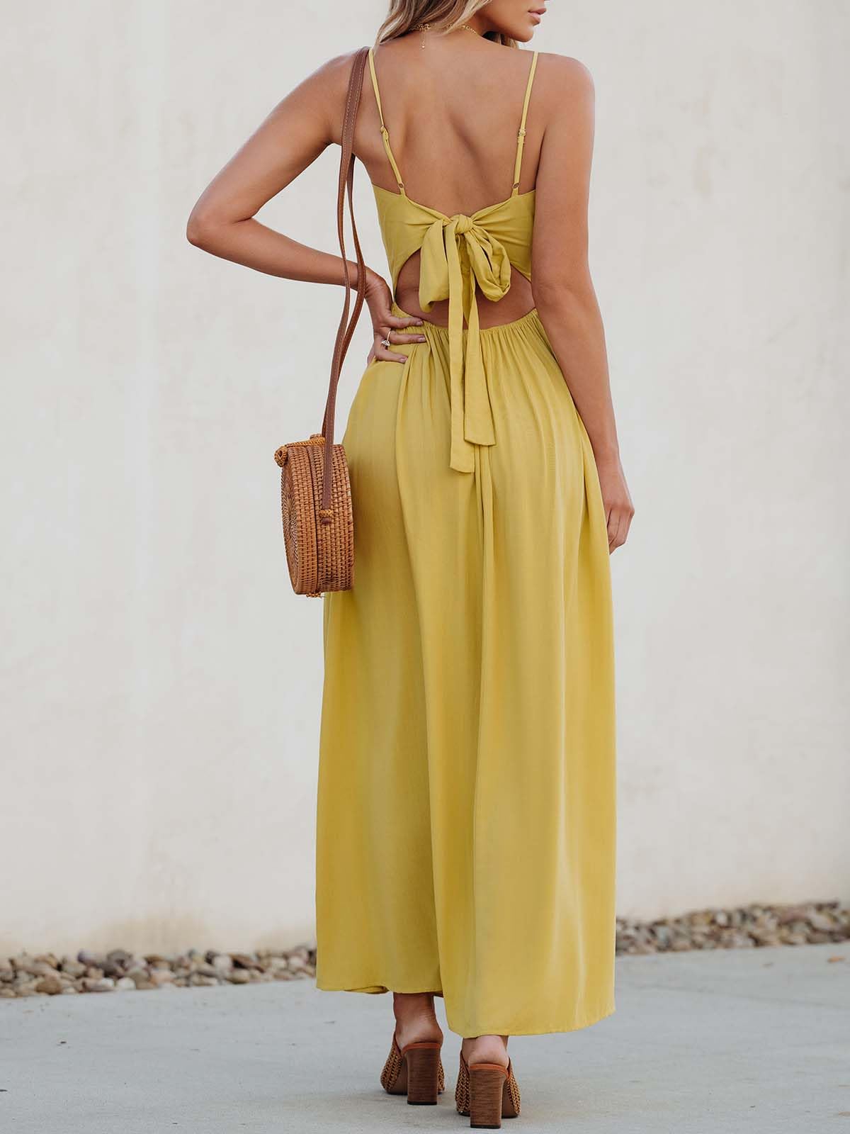 Foto 2 | Vestido Largo Cupshe Con Cuello En V Torcido Sin Mangas Y Recorte Amarillo - Venta Internacional.