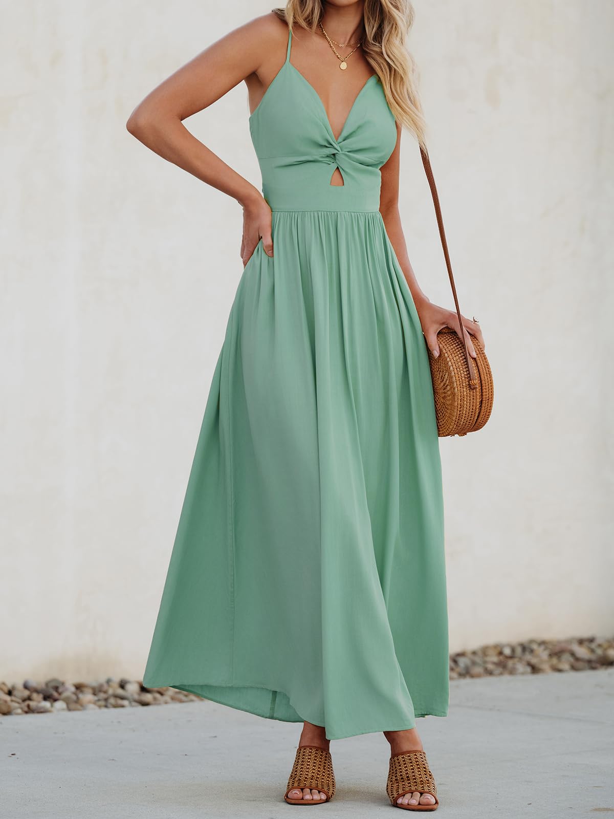 Foto 2 | Vestido Largo Cupshe Con Cuello En V Sin Mangas Y Tirantes Ajustables, Color Menta - Venta Internacional.