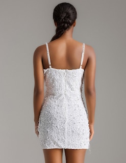 Foto 3 | Vestido Bella Barnett En Miniatura Blanco Con Tirantes Finos Sin Espalda - Venta Internacional.