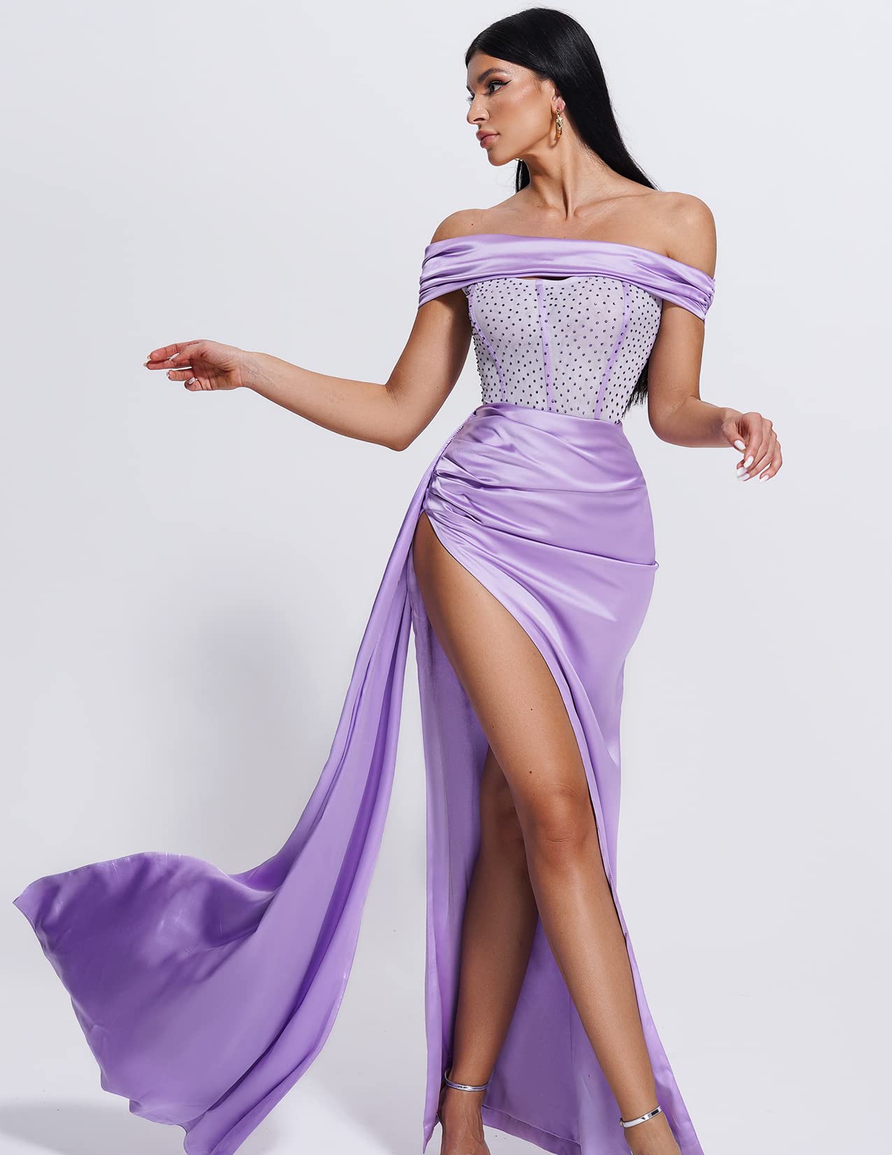 Foto 6 pulgar | Vestido Largo Bella Barnett Diamomate Con Corsé Satinado Morado - Venta Internacional.