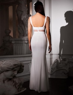 Foto 3 | Vestido Bella Barnett Maxi Blanco Con Cadena De Corsé Con Abertura Alta - Venta Internacional.