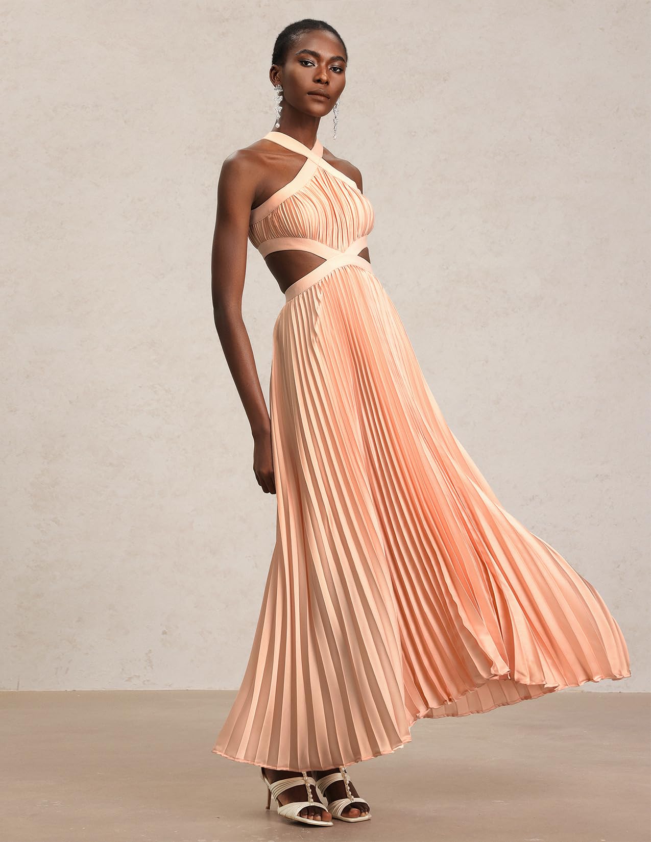 Foto 2 | Vestido Tsukko, Elegante, De Gasa, Color Melocotón, Cuello Halter Cruzado - Venta Internacional.