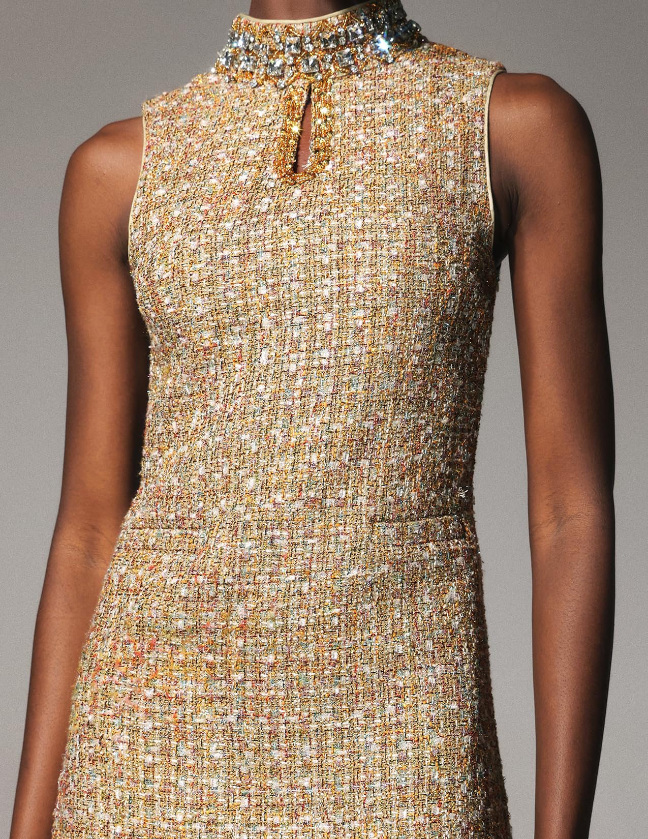 Foto 6 pulgar | Vestido De Cóctel Sin Mangas Con Cuello Alto Adornado Por Tsukko - Venta Internacional.