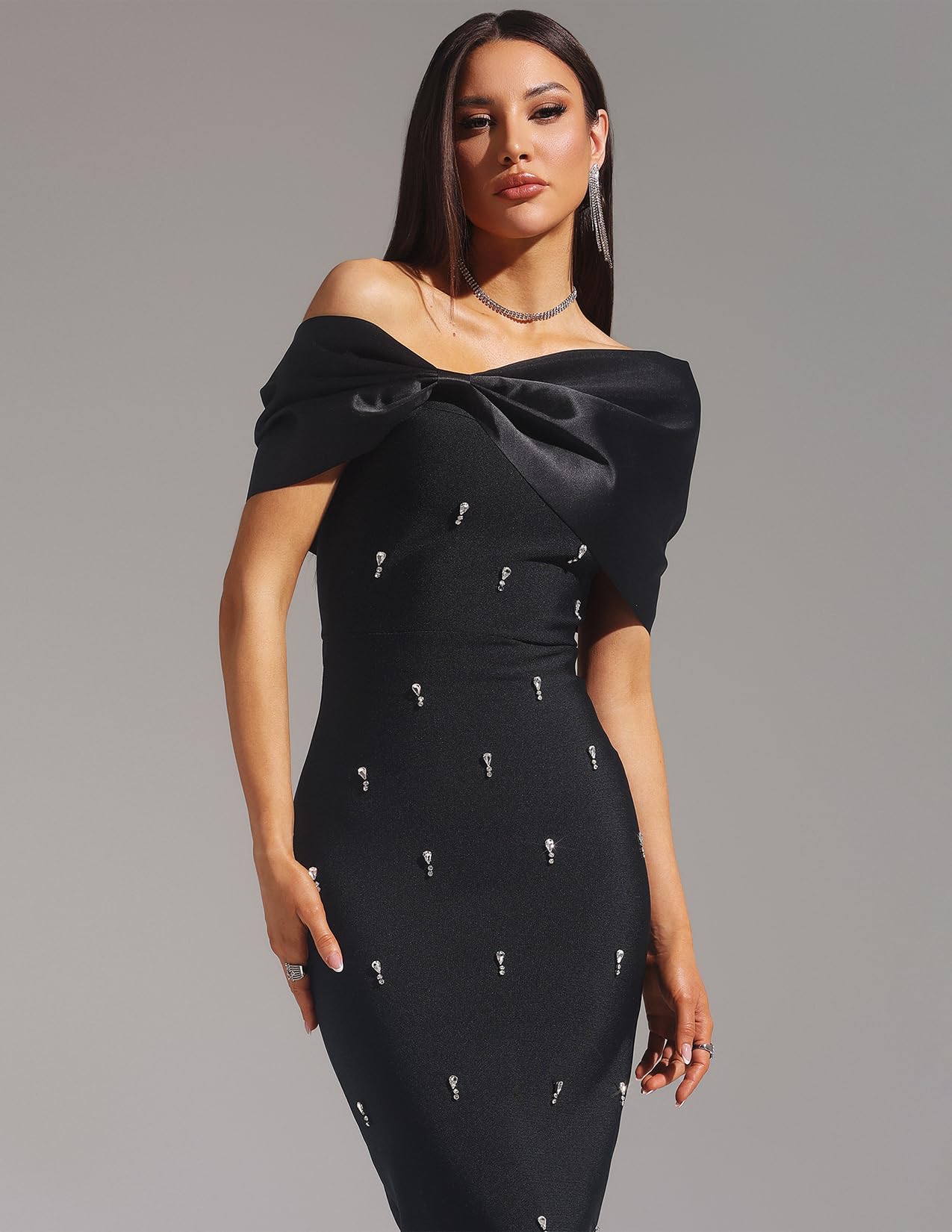 Foto 5 pulgar | Vestido De Cóctel Bella Barnett Elegante Negro Con Hombros Descubiertos - Venta Internacional.