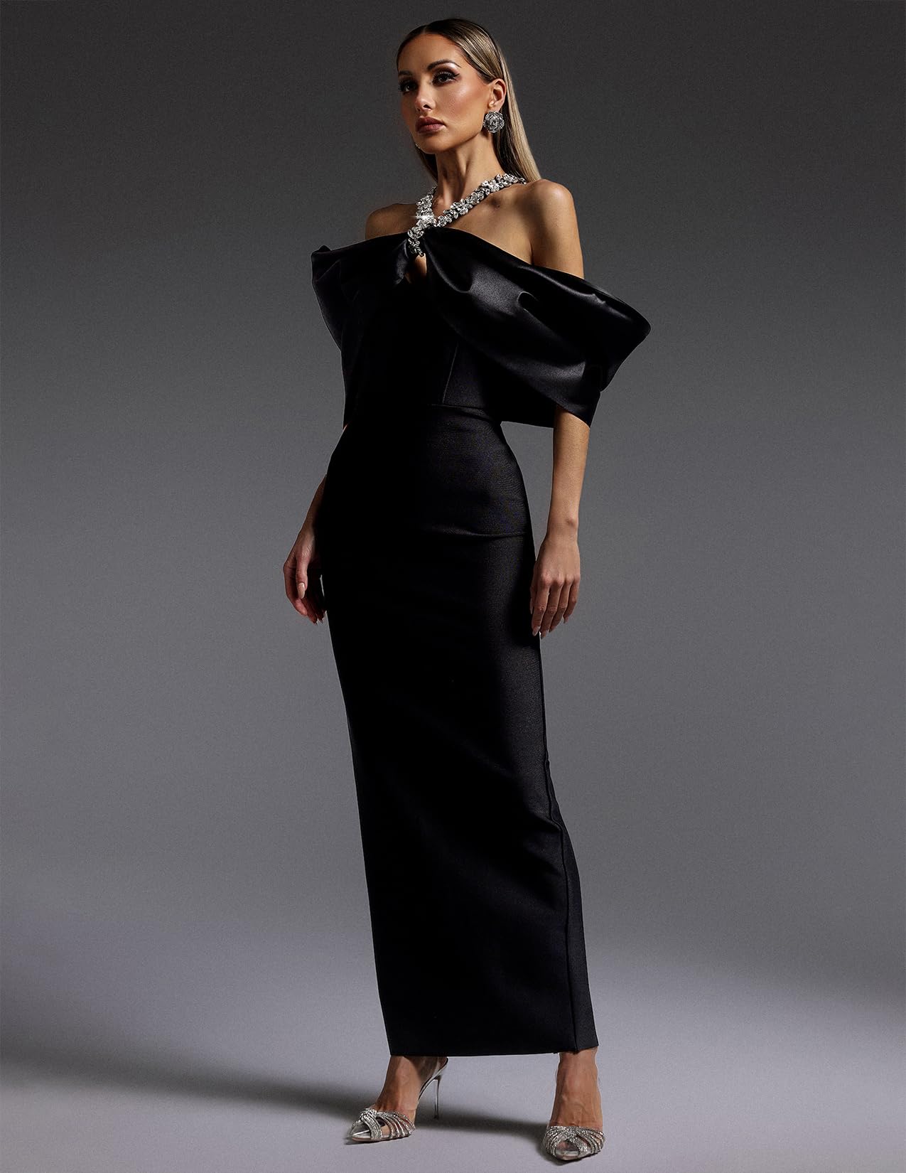 Foto 4 pulgar | Vestido Bella Barnett Negro Con Hombros Descubiertos Y Mangas De Lazo Extragrandes - Venta Internacional.