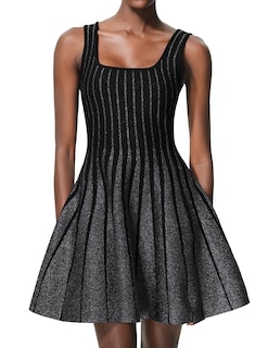 Foto 1 | Vestido Formal, Elegante Minivestido Negro Con Volantes Y Tiras De Tsukko - Venta Internacional.