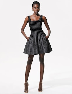 Foto 2 | Vestido Formal, Elegante Minivestido Negro Con Volantes Y Tiras De Tsukko - Venta Internacional.