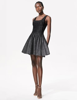 Foto 3 | Vestido Formal, Elegante Minivestido Negro Con Volantes Y Tiras De Tsukko - Venta Internacional.