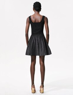 Foto 4 | Vestido Formal, Elegante Minivestido Negro Con Volantes Y Tiras De Tsukko - Venta Internacional.