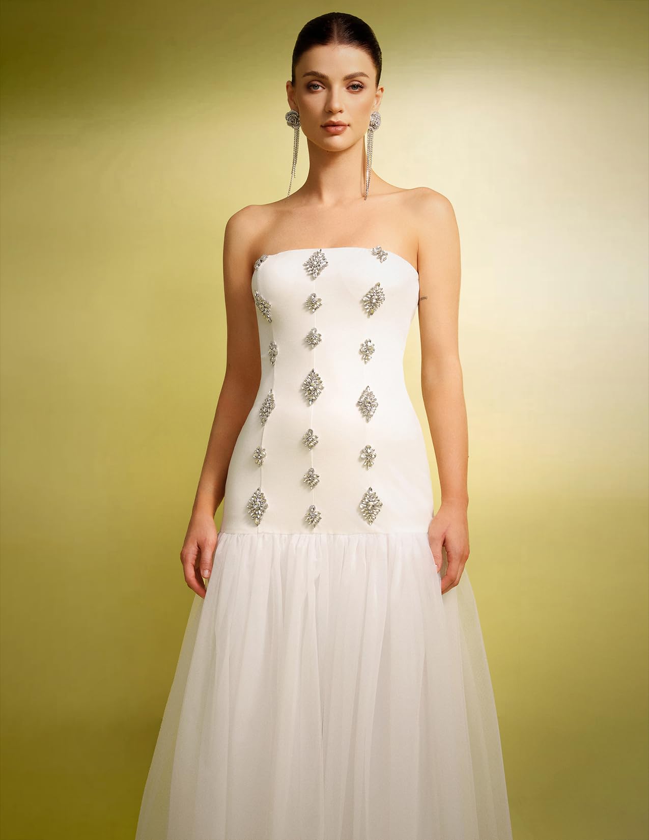 Foto 6 pulgar | Vestido Bella Barnett Blanco Sin Mangas En Tubo Y Malla Diamantada De Tul - Venta Internacional.