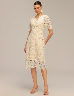Foto 3 | Vestido Tsukko Beige De Manga Corta Con Bordado De Flores Y Cuello En V - Venta Internacional.