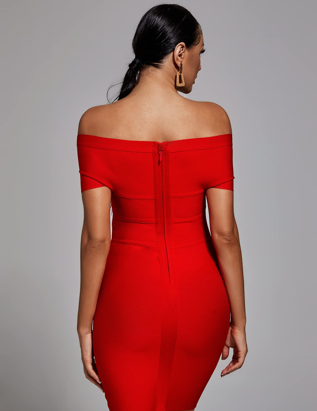 Foto 4 pulgar | Vestido Bella Barnett Con Hombros Descubiertos, Vendaje Rojo Y Cuello En V - Venta Internacional.