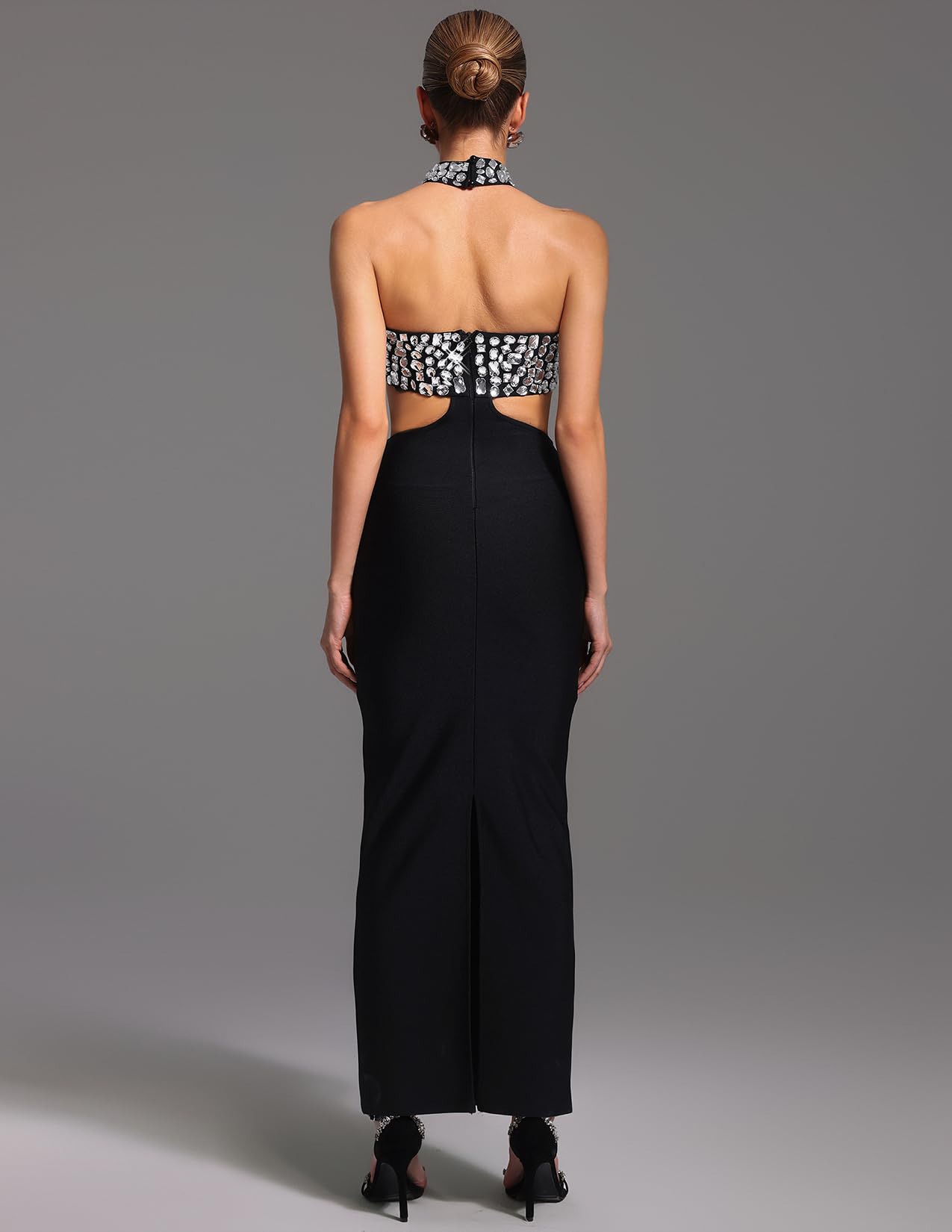 Foto 4 pulgar | Vestido Bella Barnett Opulent Halter Adornado Con Escote Negro - Venta Internacional.