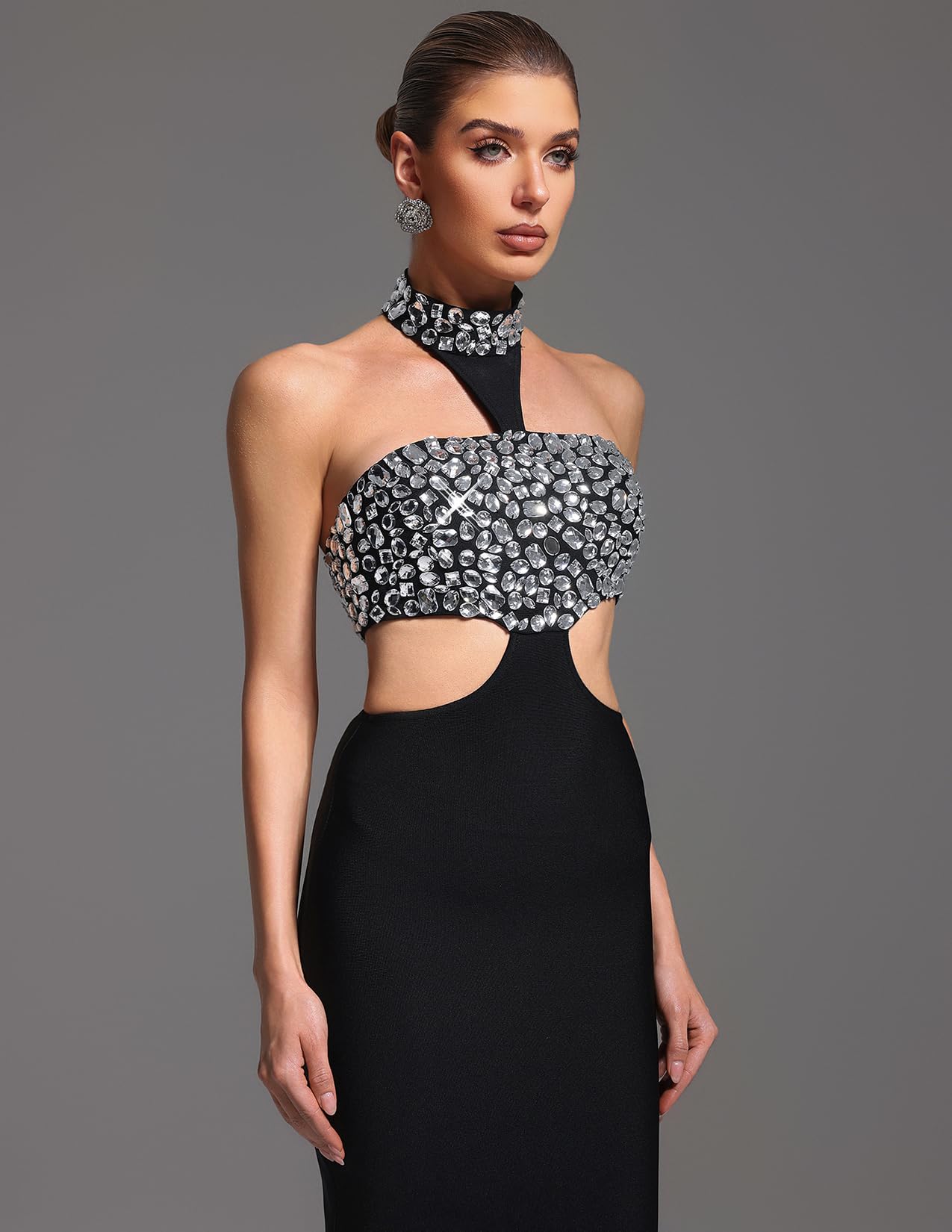 Foto 4 | Vestido Bella Barnett Opulent Halter Adornado Con Escote Negro - Venta Internacional.