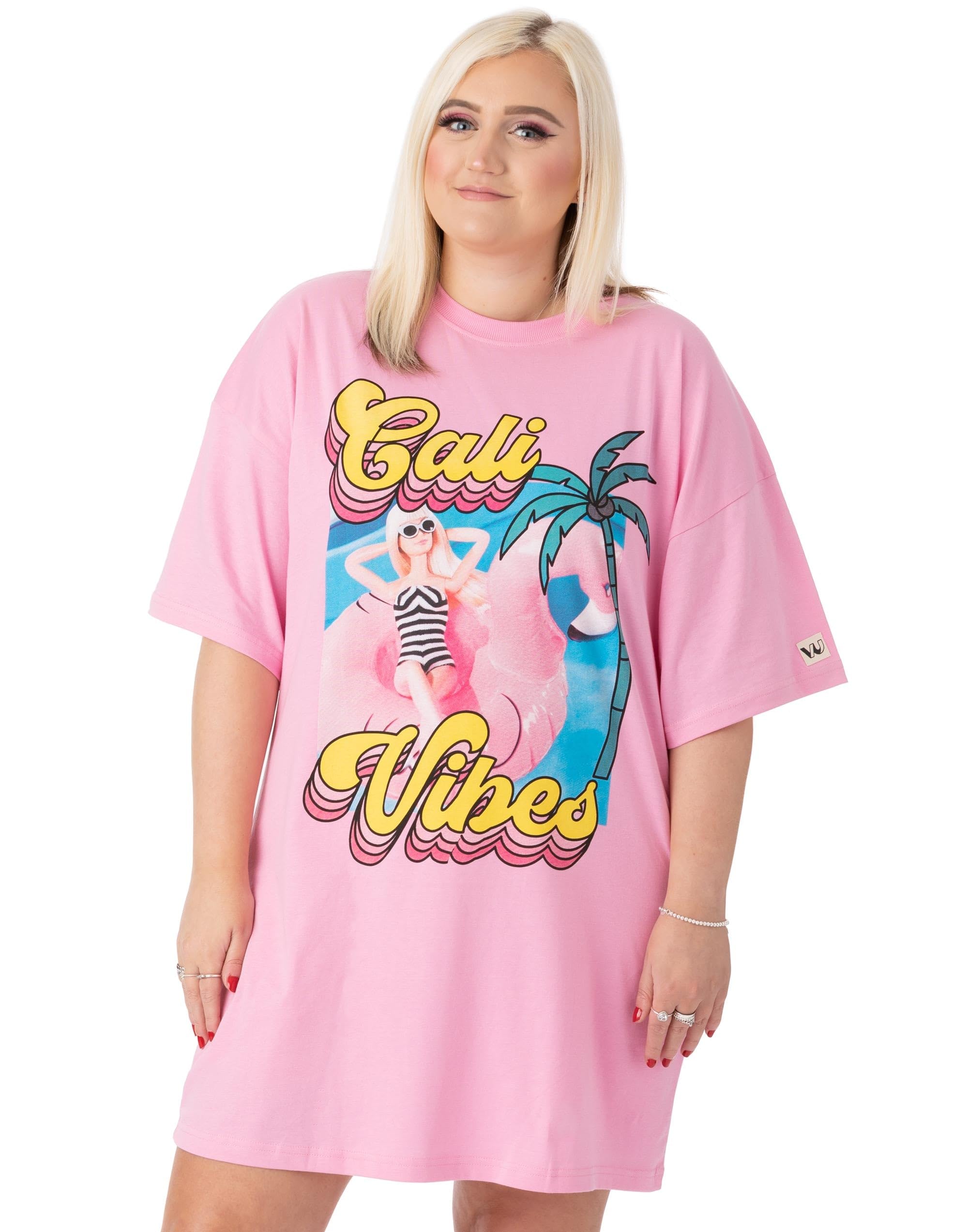 Foto 1 | Vestido Tipo Camiseta Extragrande Para Mujer, Estilo Barbie California Vibes, Color Rosa - Venta Internacional.
