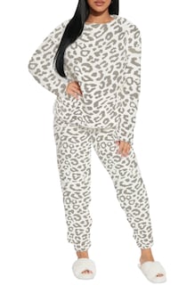 Foto 2 | Pijama Para Mujer Shendy Vendy Conjunto 2 Piezas Elegante Invierno Afelpado Beige Leopardo Grande