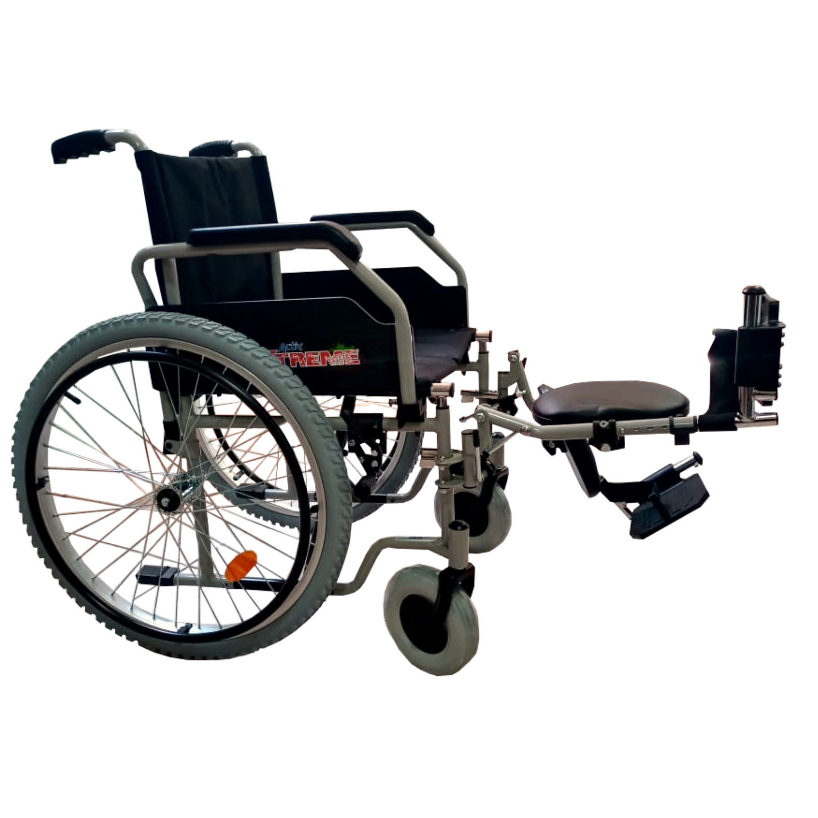 Silla de Ruedas ReActiv R218027Br-TN color Gris Bruma Todo Terreno Xtreme con Elevapiernas 18''
