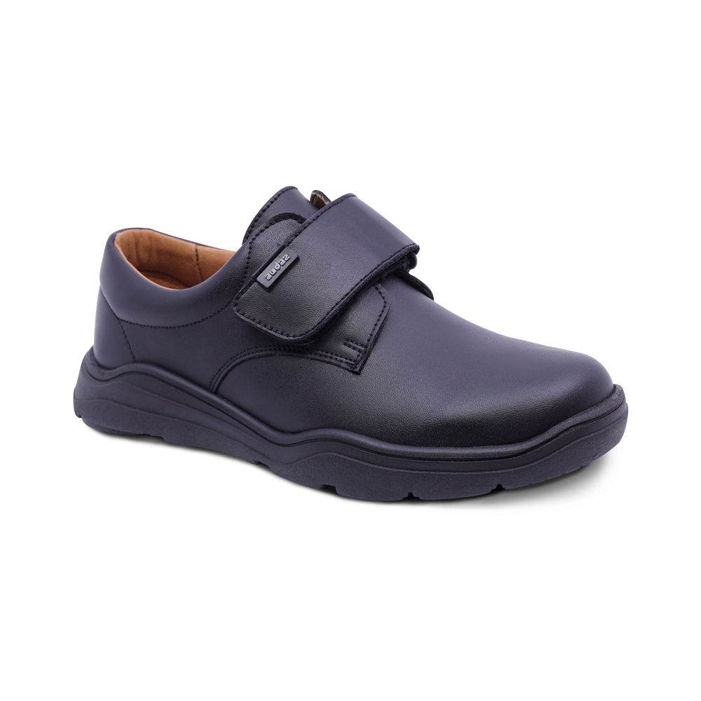 Zapato Escolar Audaz Para Niño De Piel En Negro Pilatus Con Tira De Contacto