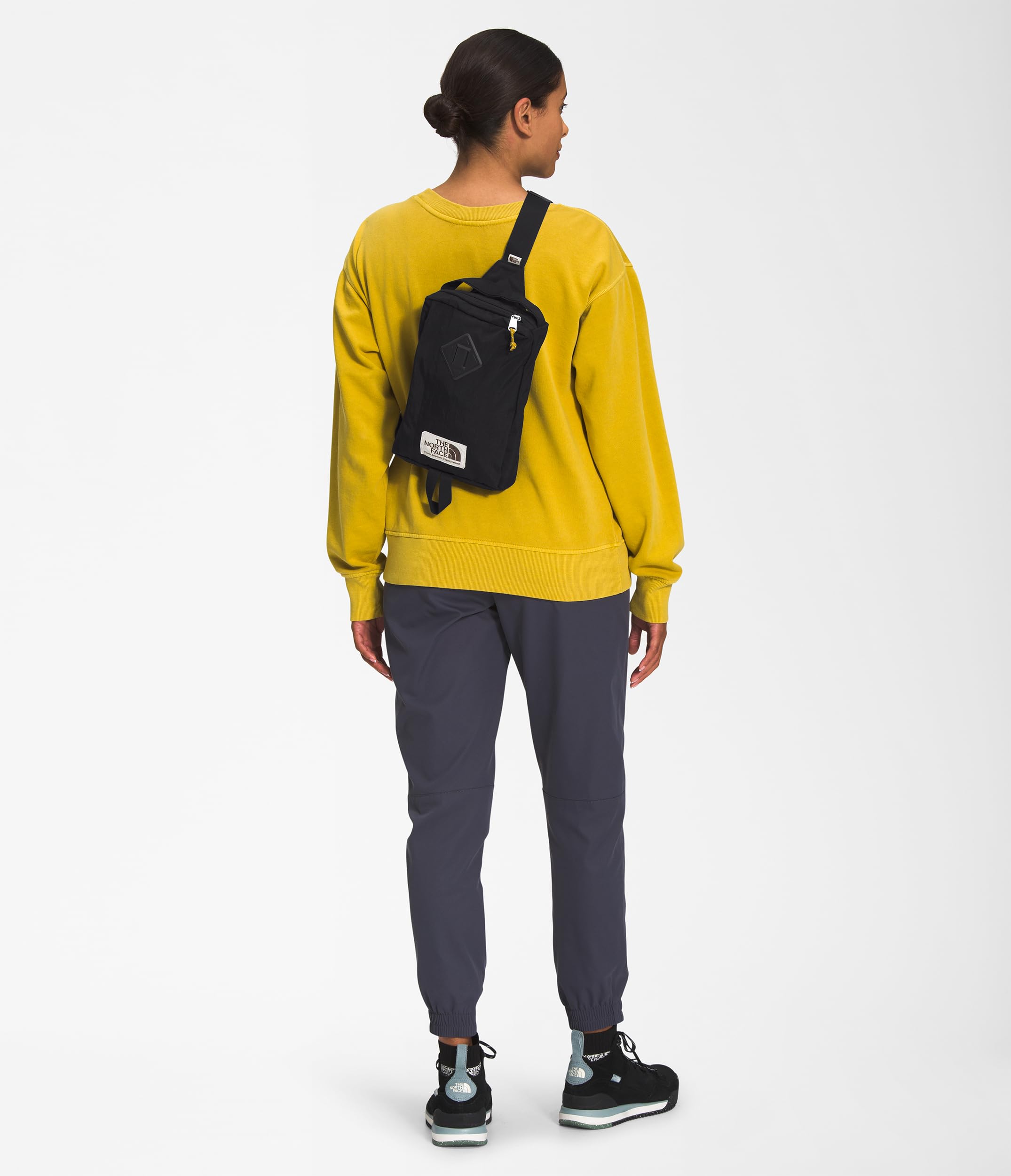 Foto 5 | Bolsa The North Face Berkeley Field Sin Pfas De 5 Litros, Color Negro Y Dorado - Venta Internacional.