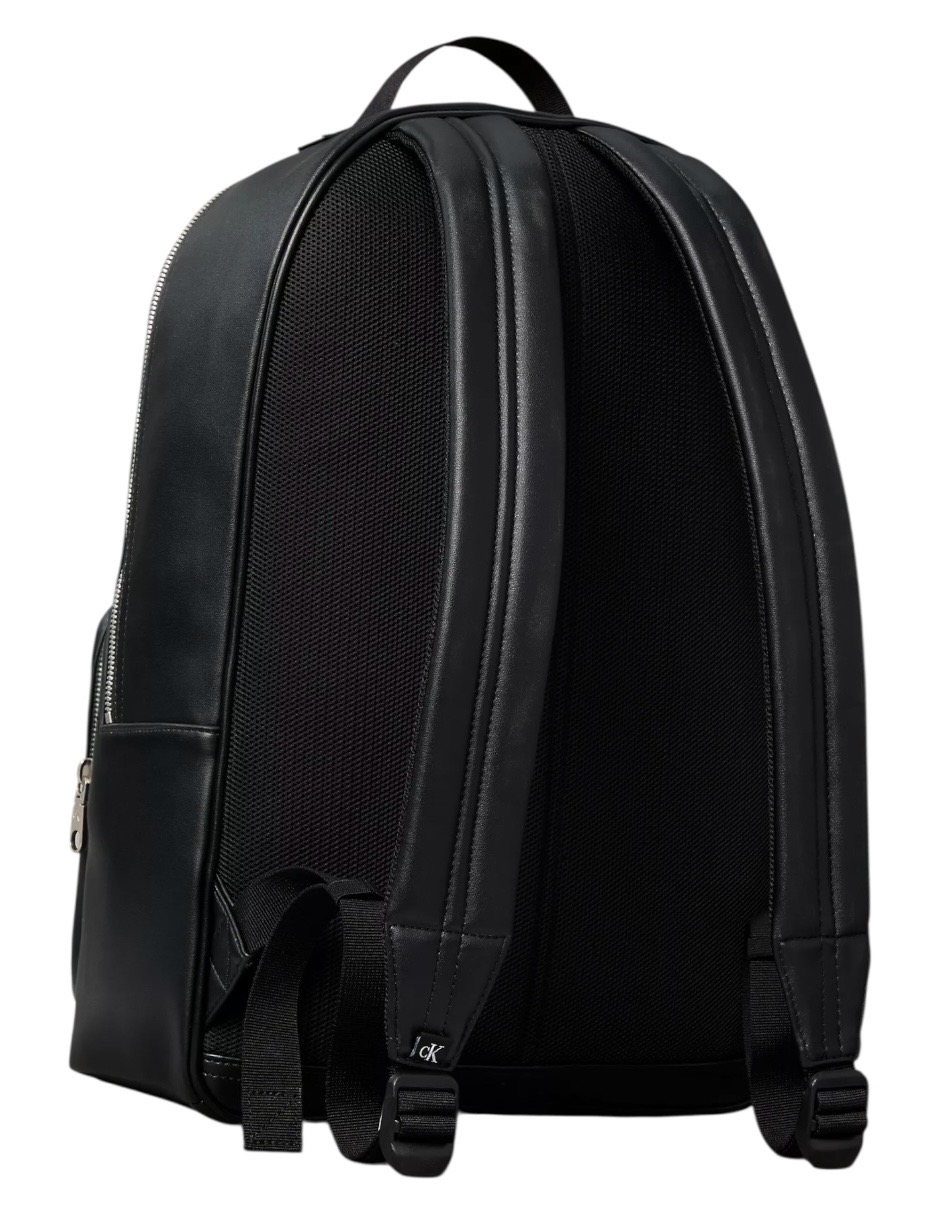 Foto 3 pulgar | Mochila Calvin Klein Casual De Piel Unisex Escolar Negro Urbana