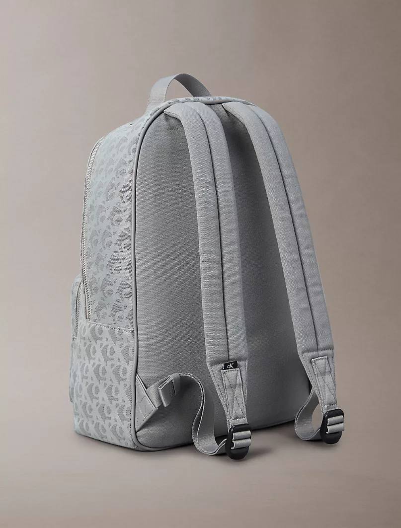 Foto 2 | Mochila Calvin Klein Jacquard Monograma Sp4060 Gris Escolar Unisex - Original
