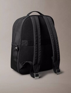 Foto 2 | Mochila Calvin Klein Utilitaria Backpack Escolar Porta Laptop Espacioso Negro 4060 Original