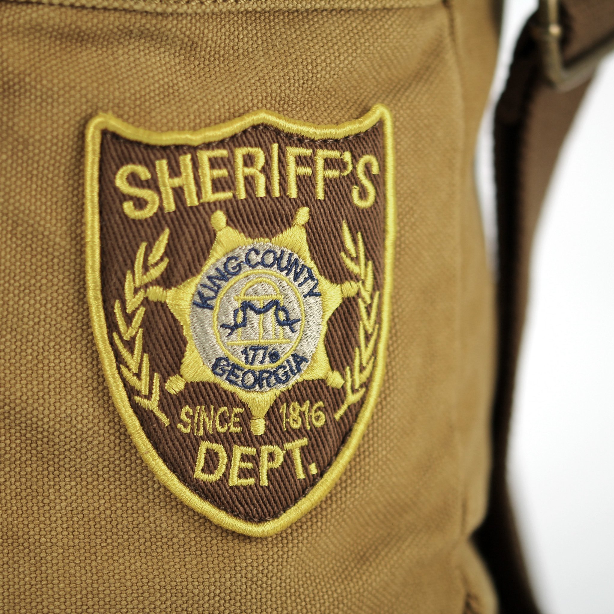 Foto 4 | Mochila The Coop Walking Dead Rick's Sheriff Brown - Venta Internacional.