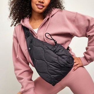 Foto 5 | Mochila Vera Bradley Featherweight Sling De Nailon Negro - Venta Internacional