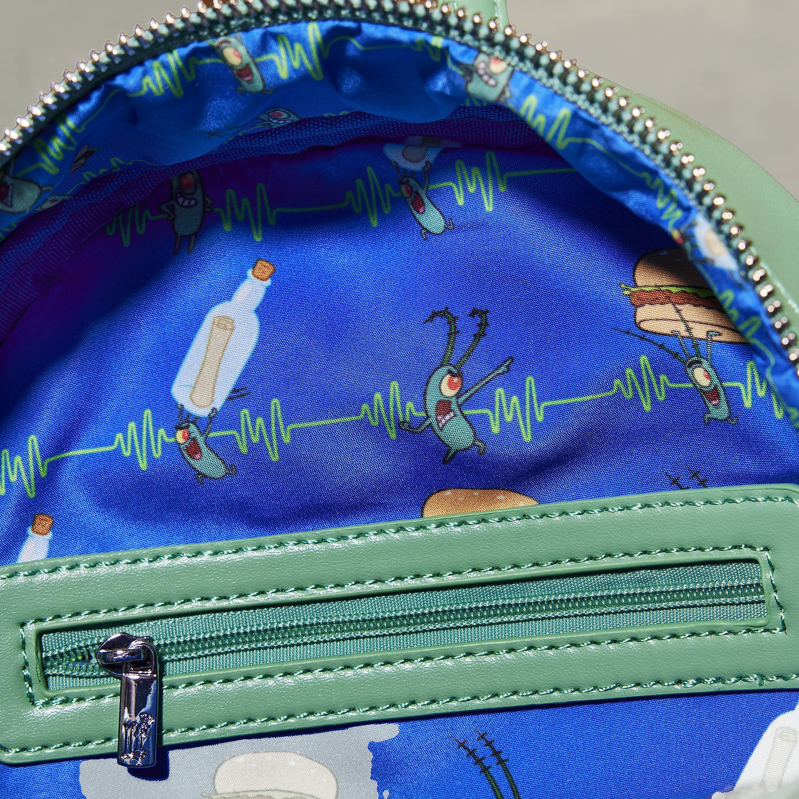Foto 7 pulgar | Minimochila Loungefly Spongebob Squarepants Plankton Lenticular - Venta Internacional