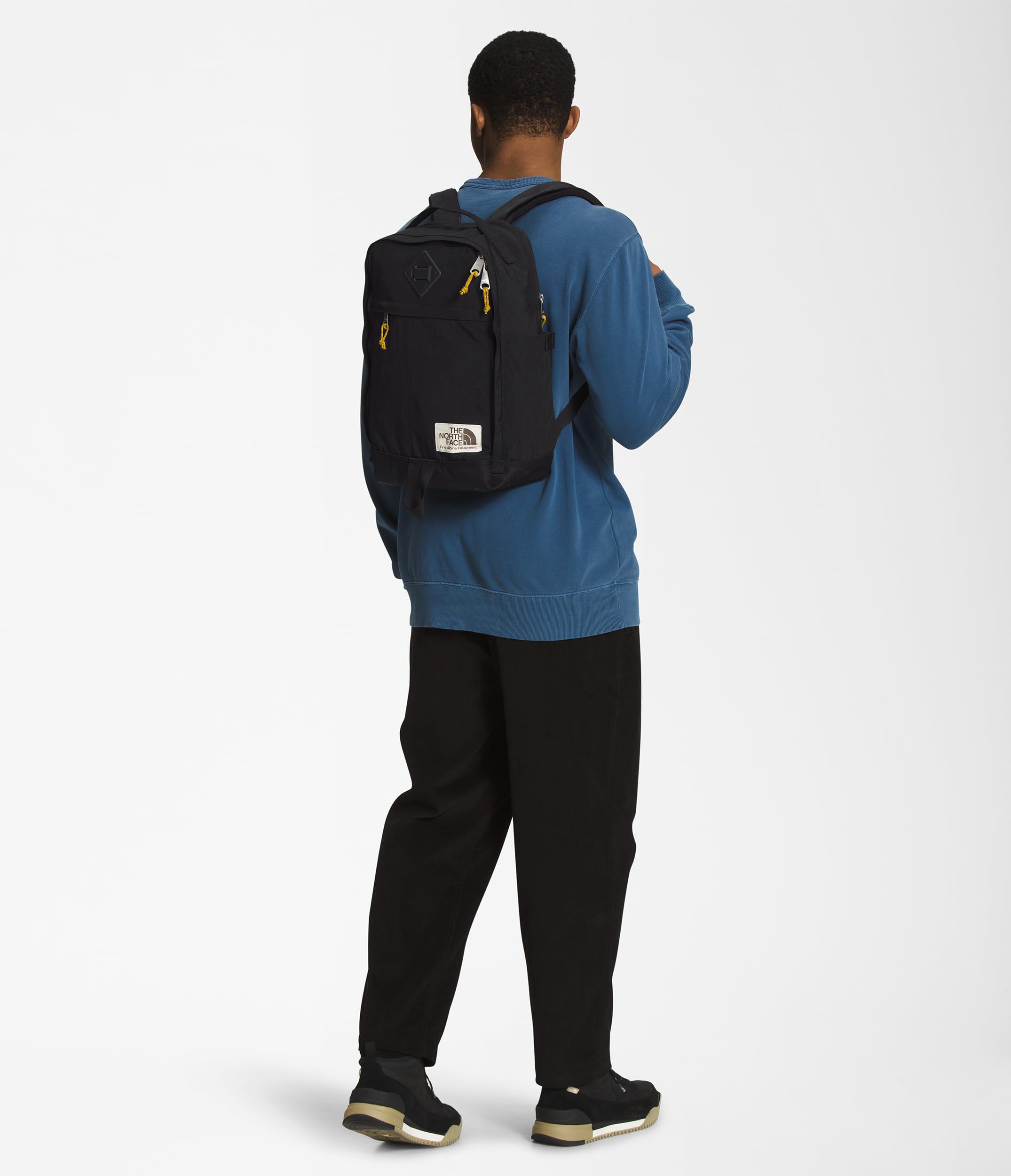 Foto 6 pulgar | Mochila The North Face Berkeley Daypack Tnf Negro/oro Mineral - Venta Internacional.