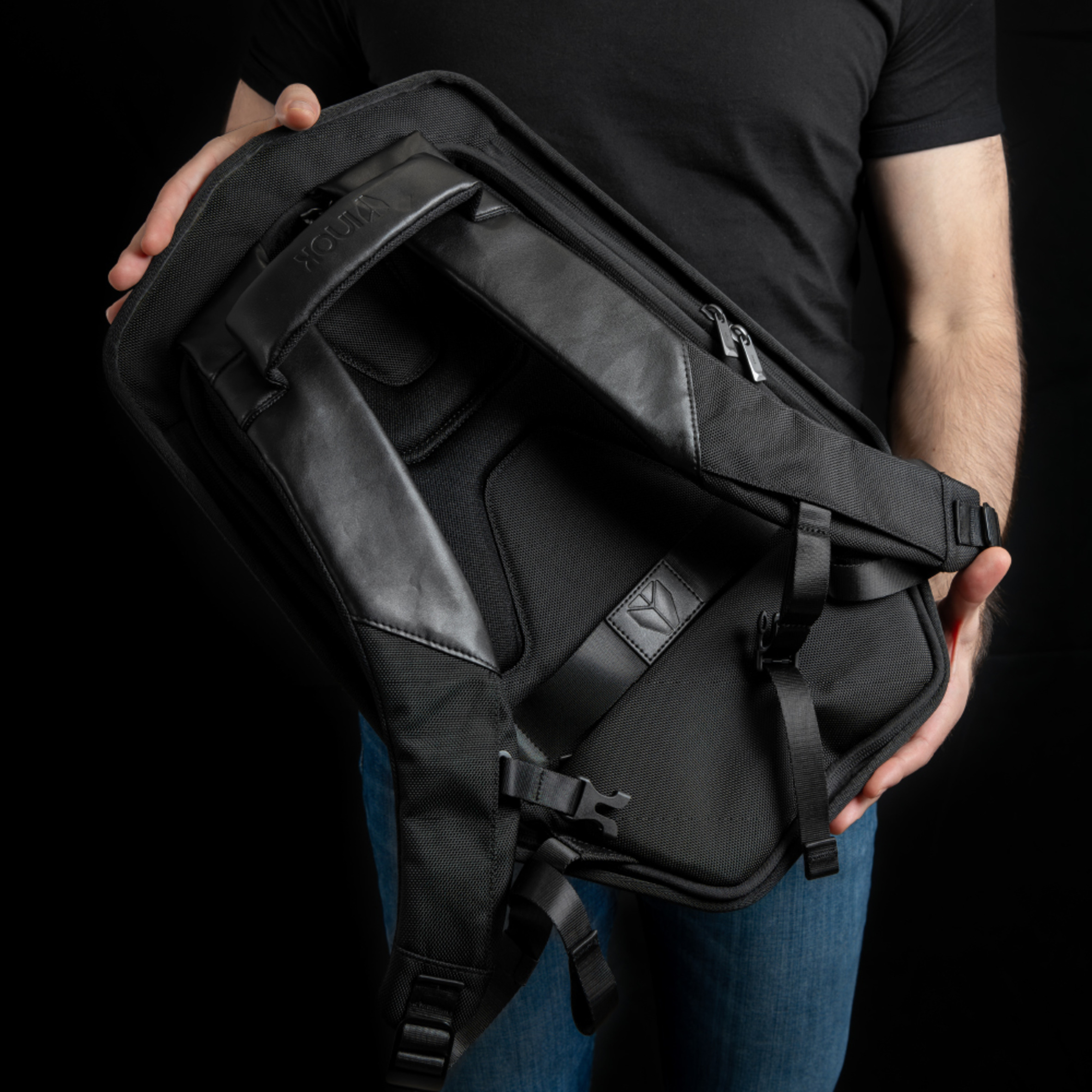 Foto 8 pulgar | Mochila Gamer Inok P-02, Antirrobo, Impermeable Y 22 L Expandibles De Almacenamiento, Color Plateado Con Carcasa Dura