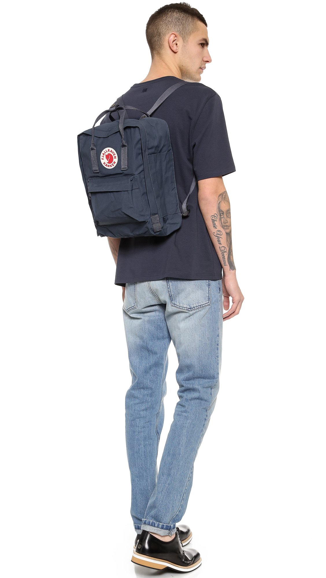 Foto 4 pulgar | Mochila Fjällräven Kånken Navy 16l - Venta Internacional.