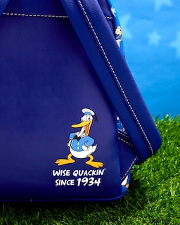 Foto 5 | Minimochila Loungefly Disney Donald Duck 90 Aniversario - Venta Internacional.