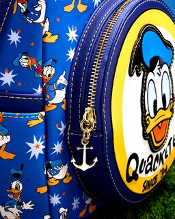 Foto 6 | Minimochila Loungefly Disney Donald Duck 90 Aniversario - Venta Internacional.