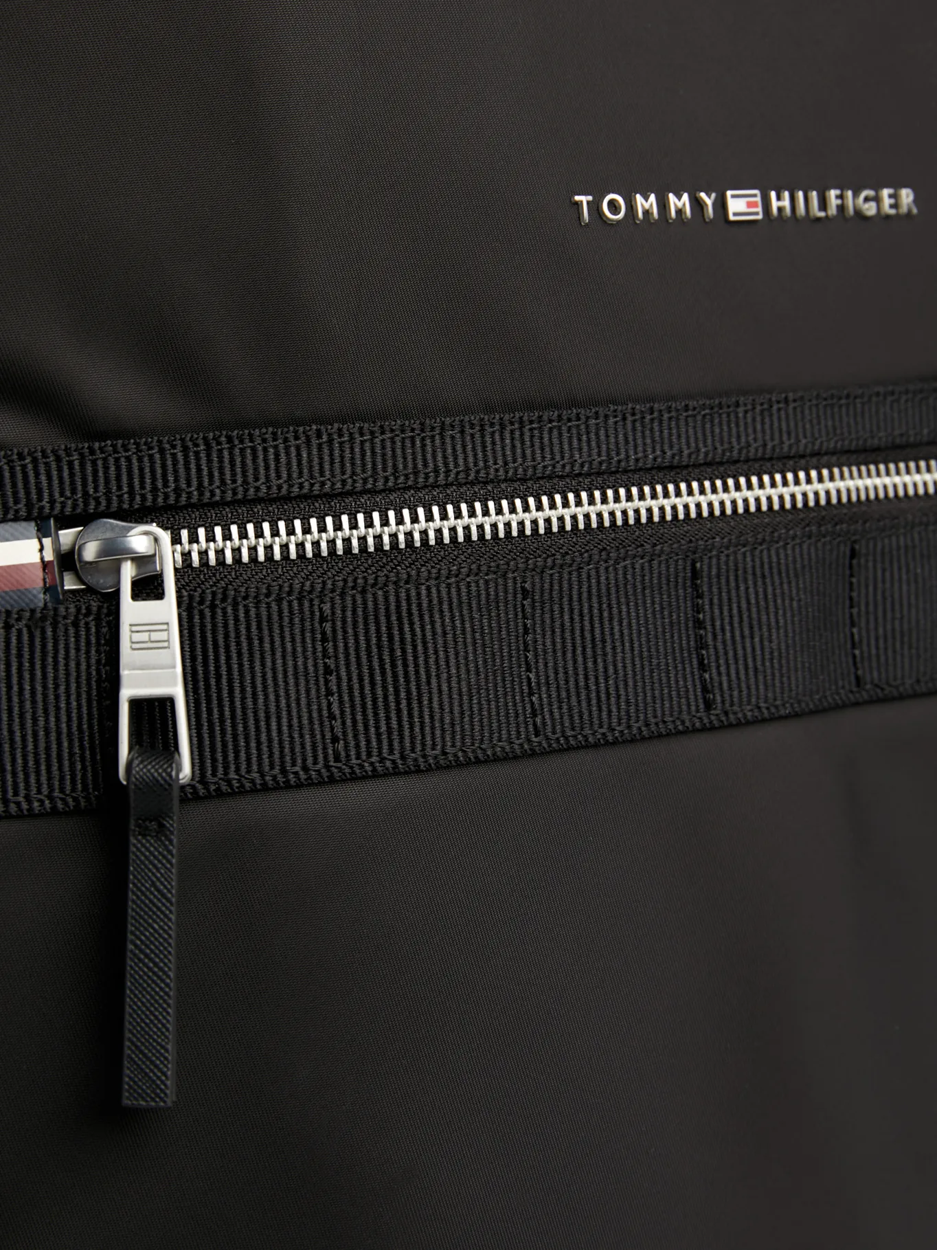 Foto 5 pulgar | Mochila Tommy Hilfiger Negro