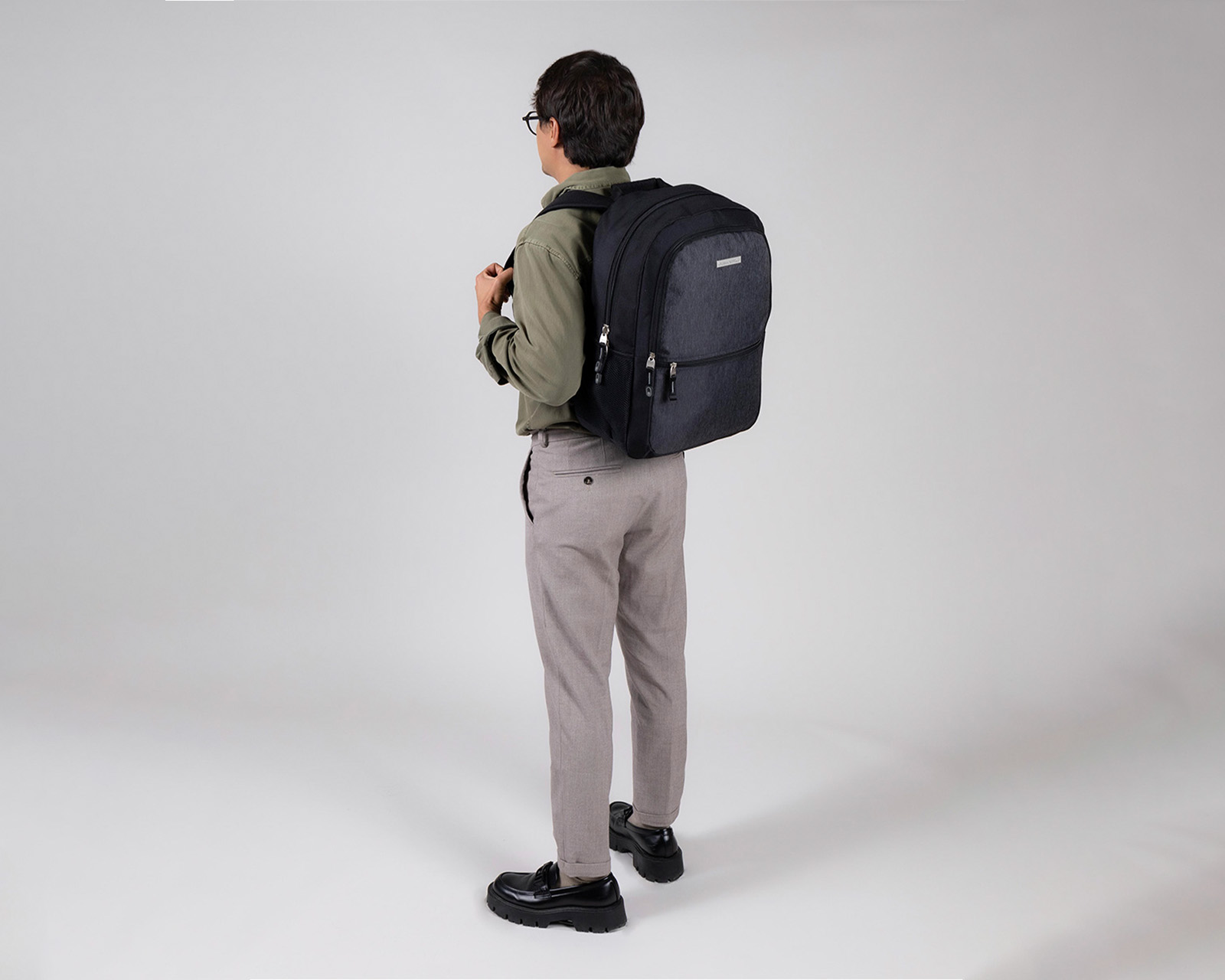 Foto 9 pulgar | Mochila  Grande Chenson Pro Para Hombre Heri Negro Con Porta Laptop De Hasta 15''.